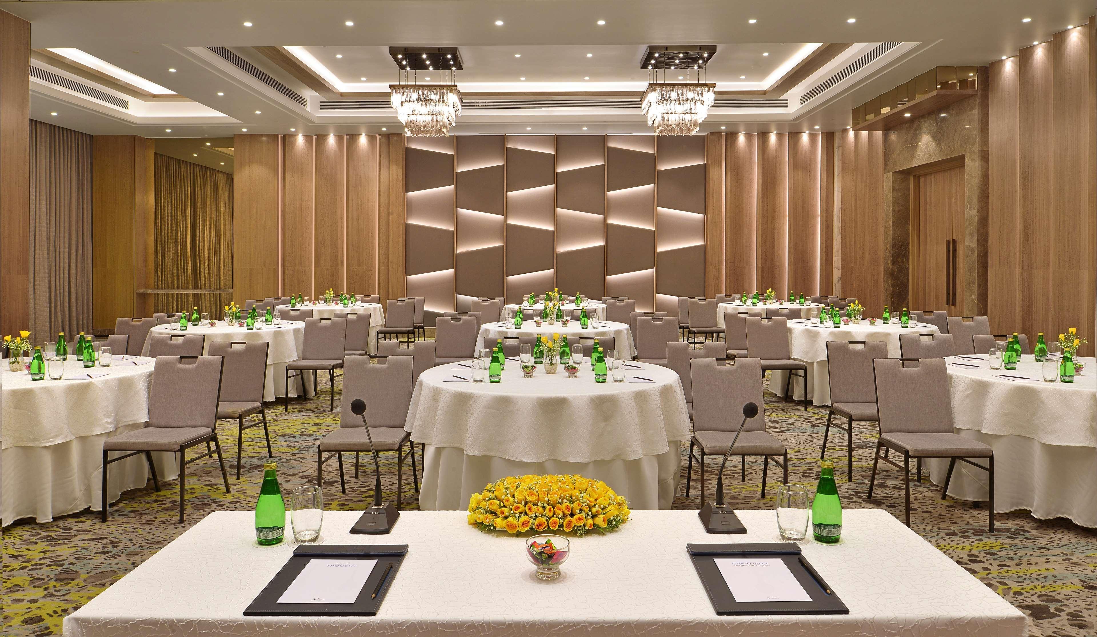 Radisson Mumbai Andheri Midc Eksteriør billede The ballroom